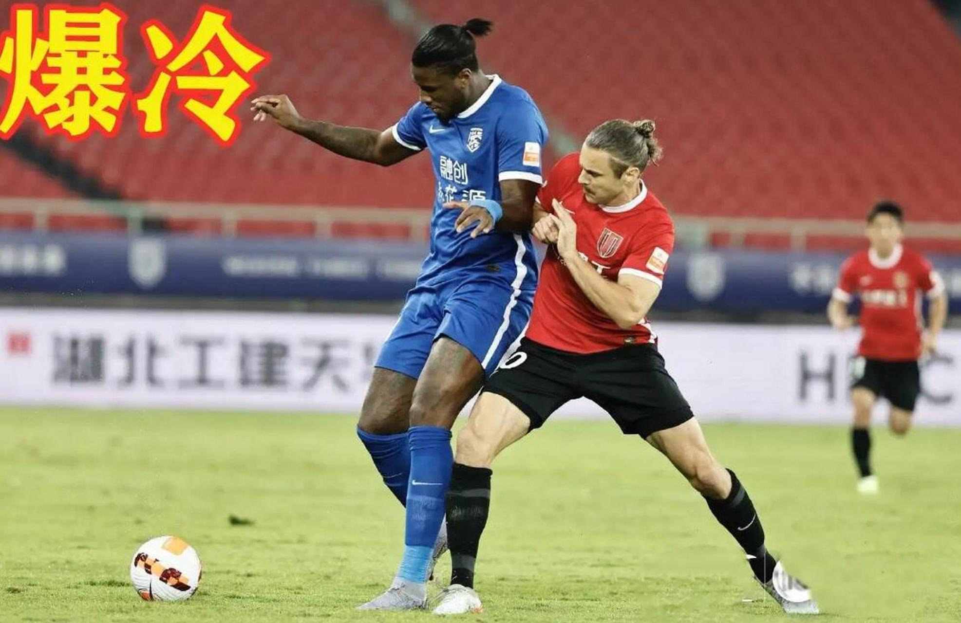 关于西亚卡姆爆冷击败加拿大队，高光表现引爆全场！的信息